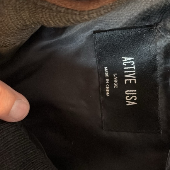 Women's Black Quilted Vest - Picture 2 of 5